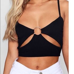 O-Ring Black Cut Out Crop Top